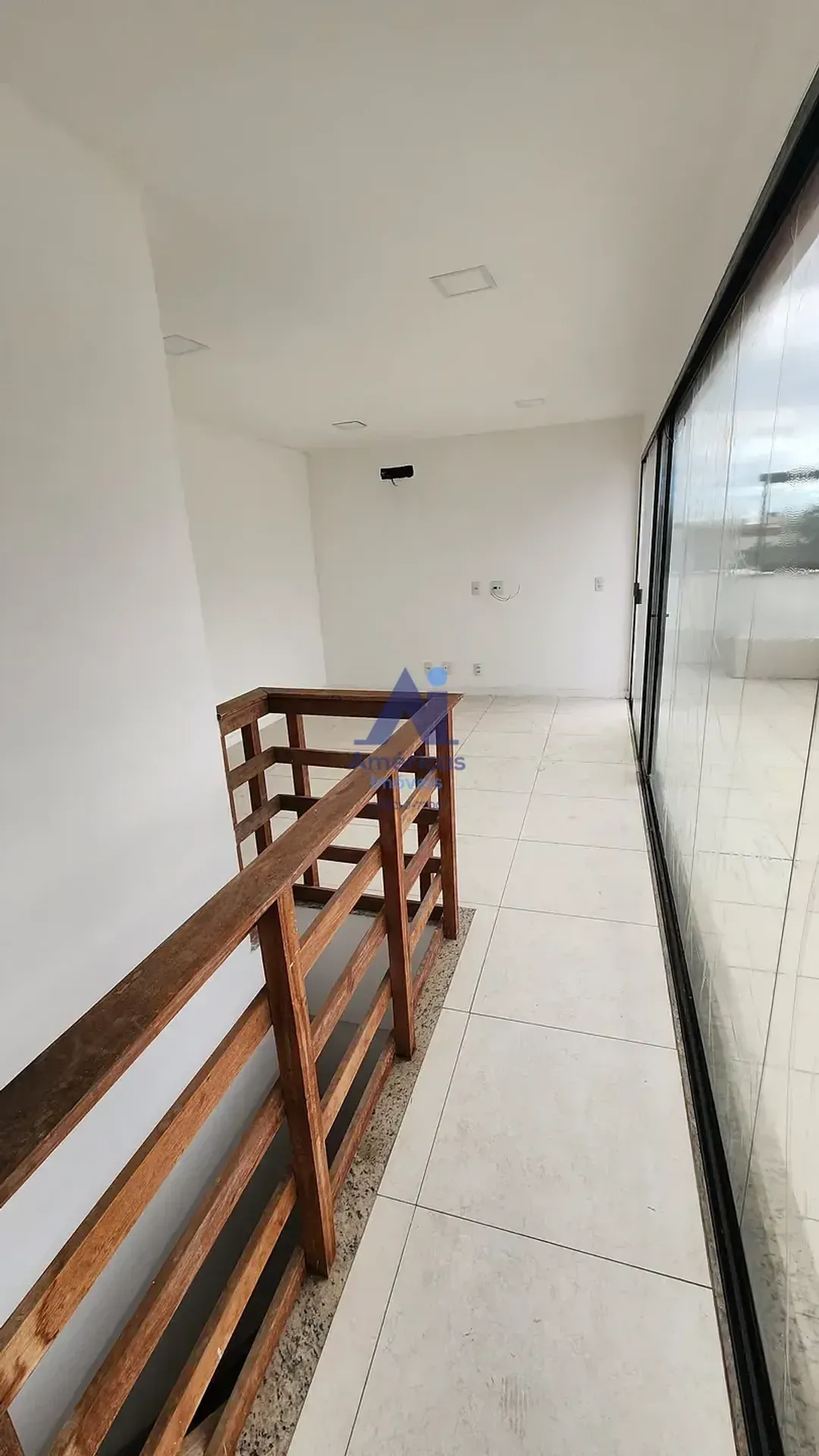 Unfurnished apartment with 3 bedrooms and 2 bathrooms — photo 44