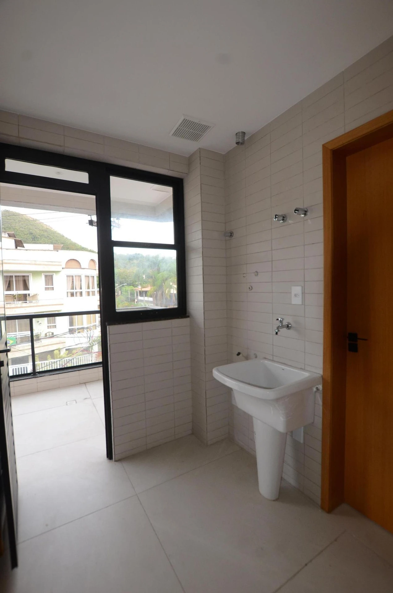 2-bedroom apartment with a mountain view in Rio de Janeiro — photo 20