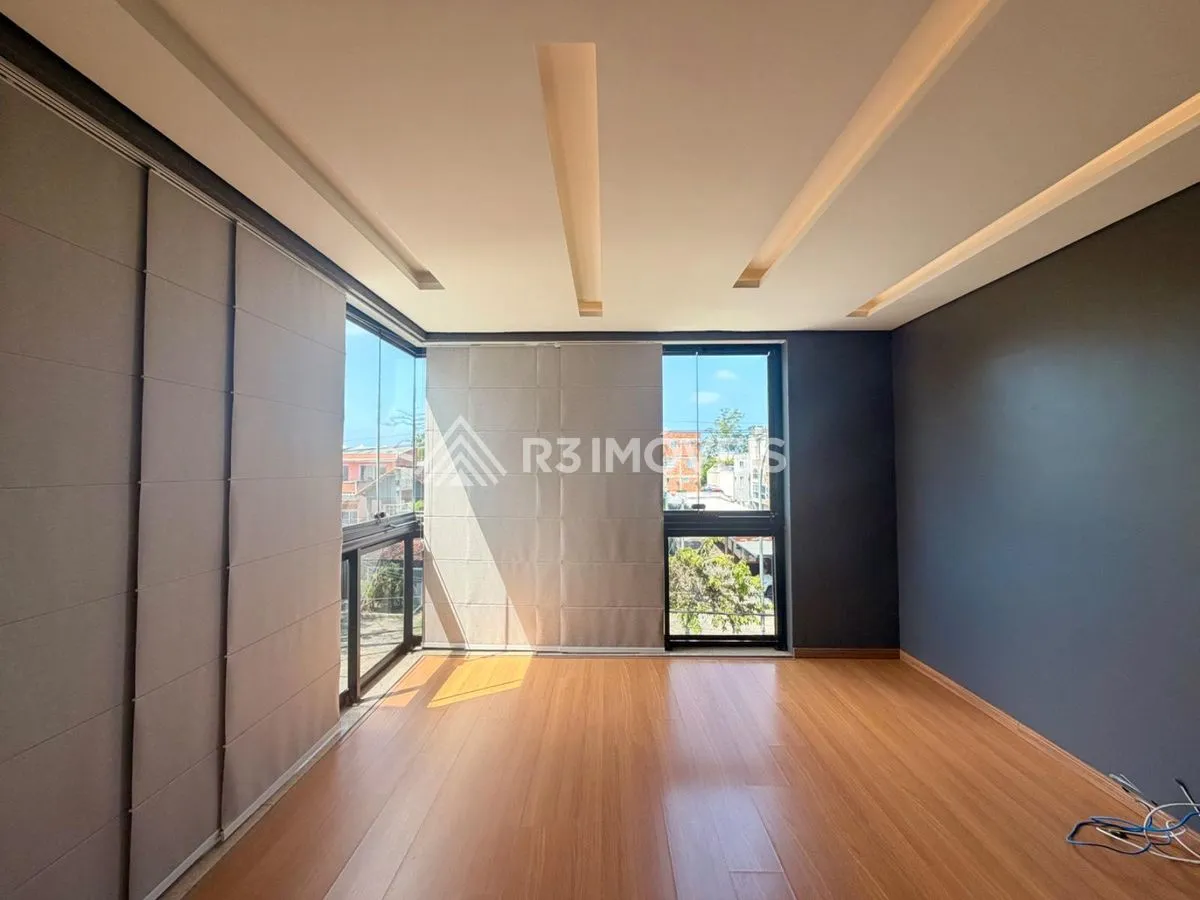 Floor-to-ceiling windows in a 3-bedroom apartment, 160 m² — photo 6