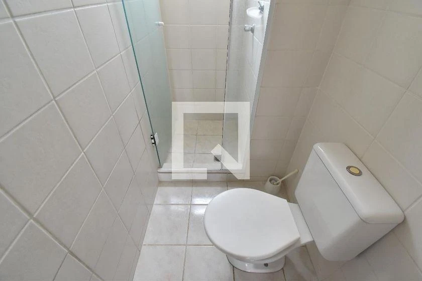 3-bedroom apartment in a building with a pool — photo 34
