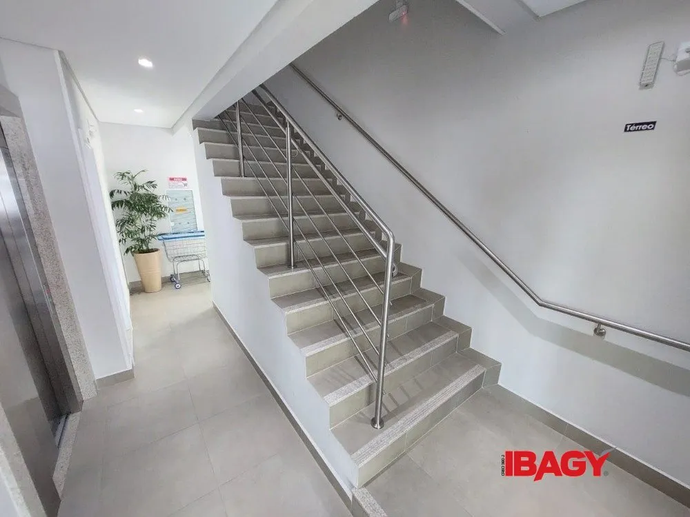 125 m² unfurnished apartment with 3 bedrooms — photo 23