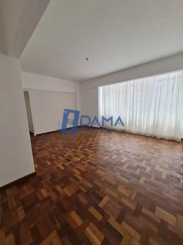 3-bedroom apartment with 1 bathroom and no parking — photo 7