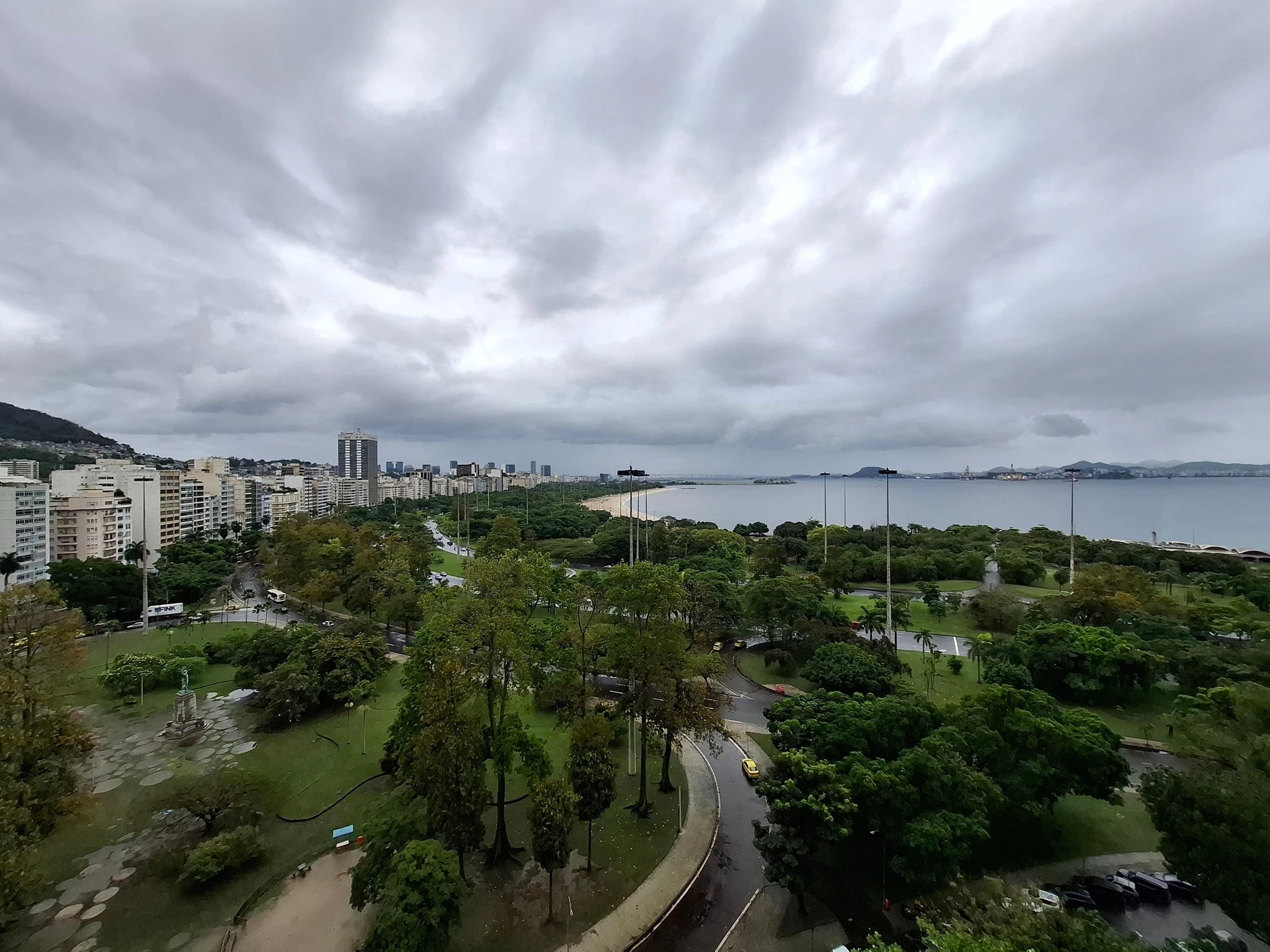 3-bedroom apartment with a home office in Rio de Janeiro — photo 9