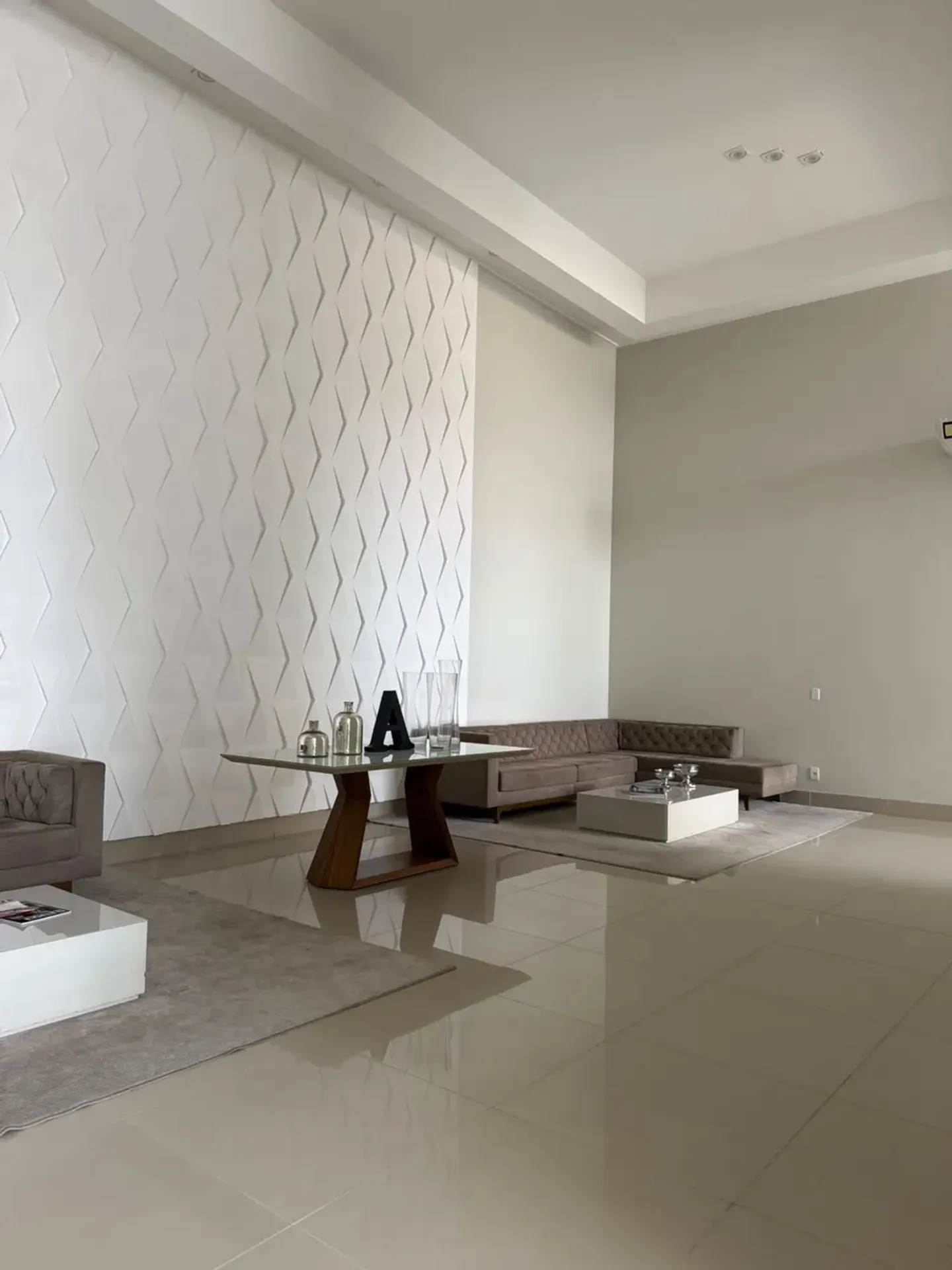 3-bedroom apartment with a home office — photo 18