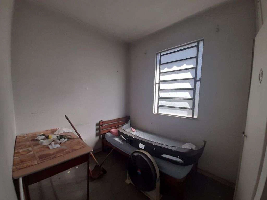 Casa mobiliada com 4 quartos e cozinha com fogão a gás — photo 17