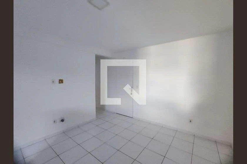 Apartamento de 1 dormitorio con balcón y cocina abierta — photo 22