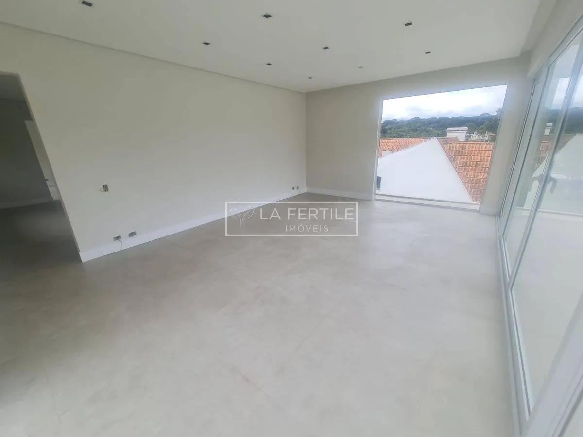 House with 3 bedrooms and floor-to-ceiling windows — photo 26