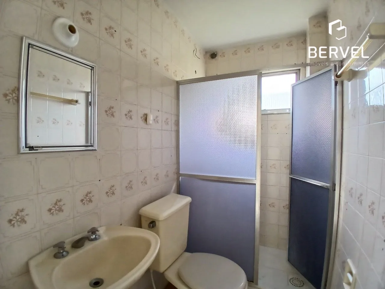 2-bedroom apartment with a fitted kitchen — photo 4