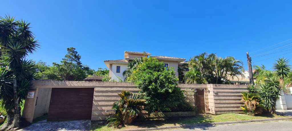 Furnished house with 5 bedrooms and 415 m² — photo 3