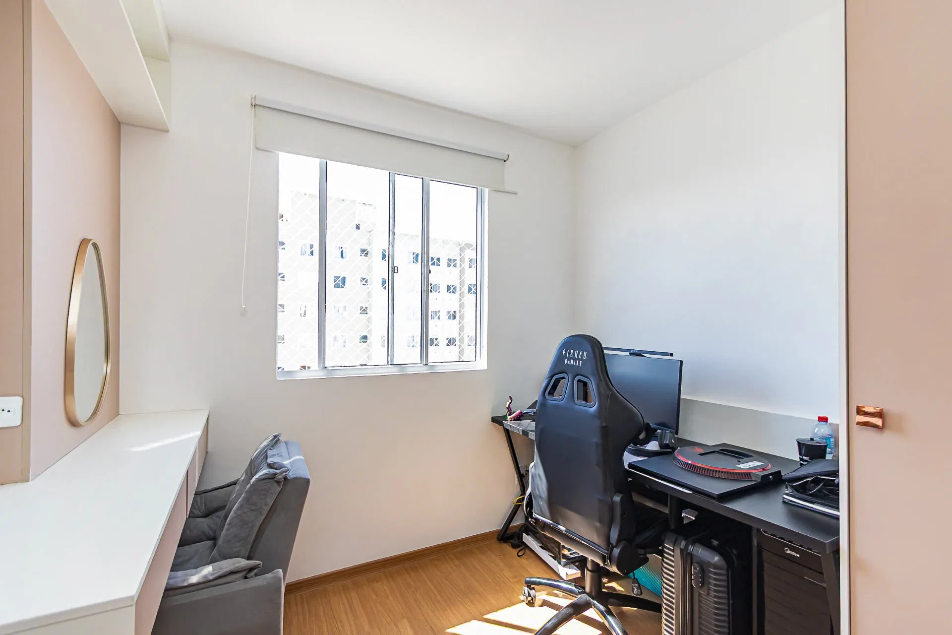 42 m² apartment with a home office and a washing machine — photo 11