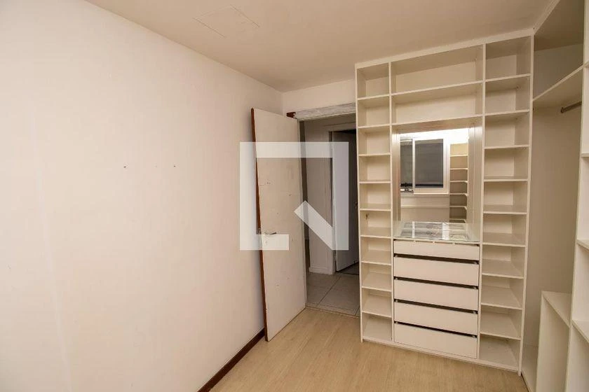 2-bedroom apartment in a building with a gym — photo 28