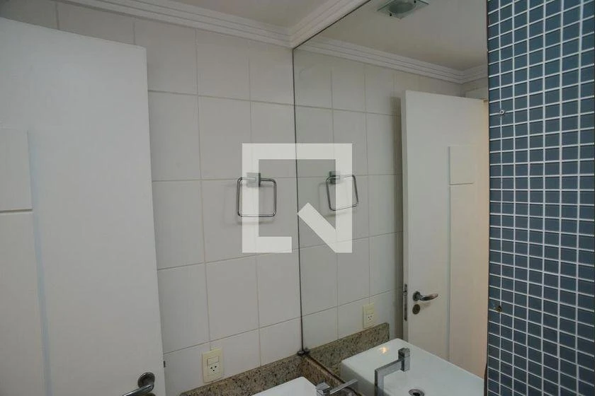 Apartamento com 2 quartos e cozinha fechada com fogão a gás — photo 25