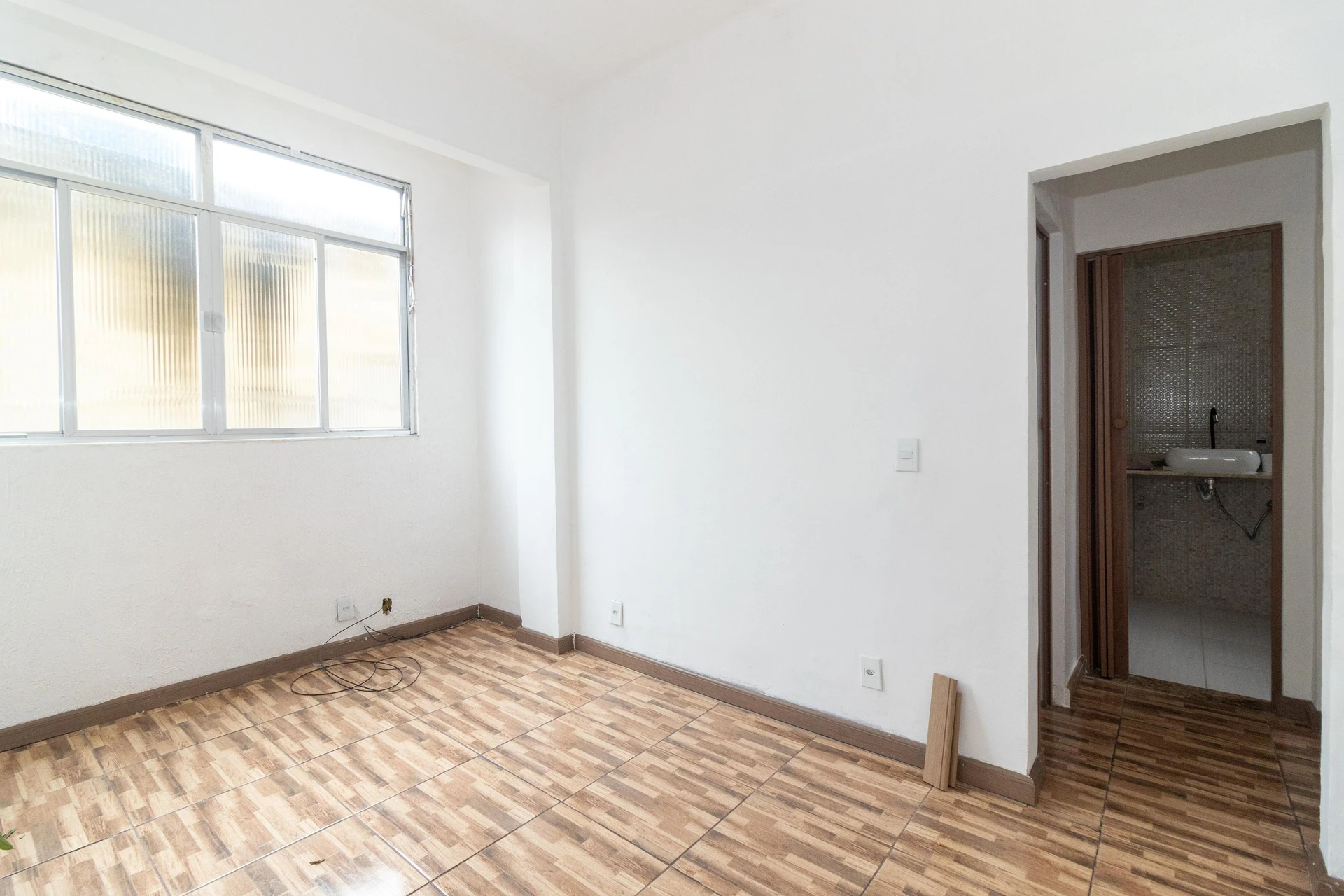 Unfurnished 2-bedroom apartment with 1 bathroom, no parking — photo 14