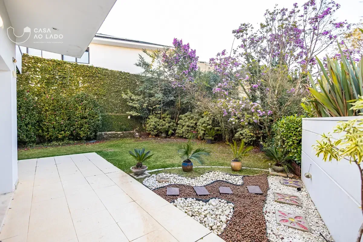House with 629 m², 4 bedrooms and a balcony — photo 11