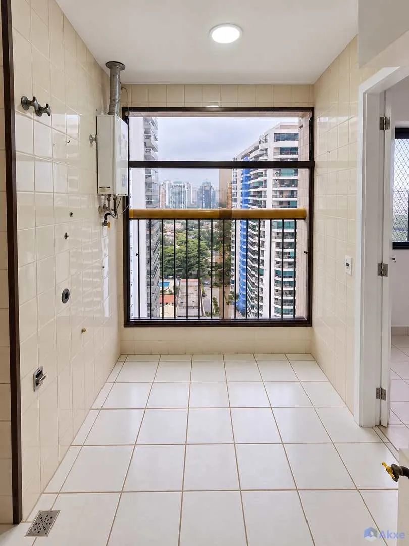 Apartamento de 2 quartos em condomínio com piscina aquecida — photo 40