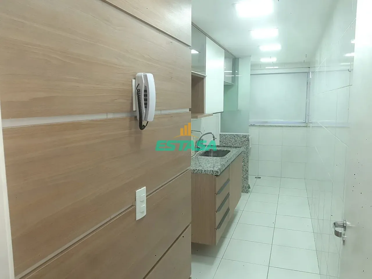Apartment with 3 bedrooms and a closed kitchen with gas — photo 2
