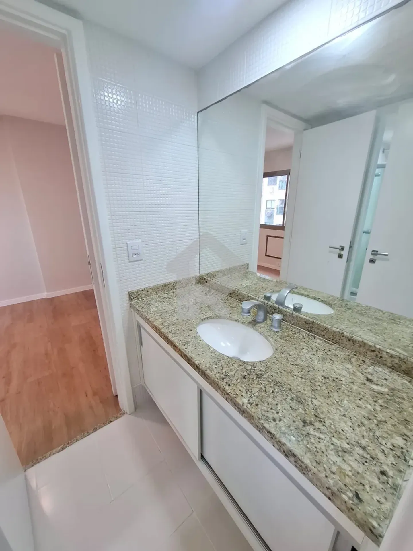 160 m² apartment with a water view and a home office — photo 16