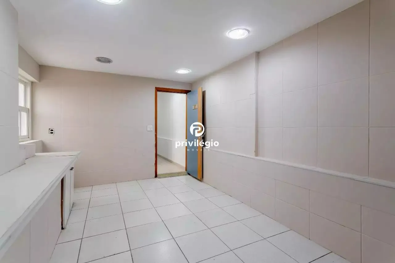 Будинок: 5 спалень, 352 м² — photo 2