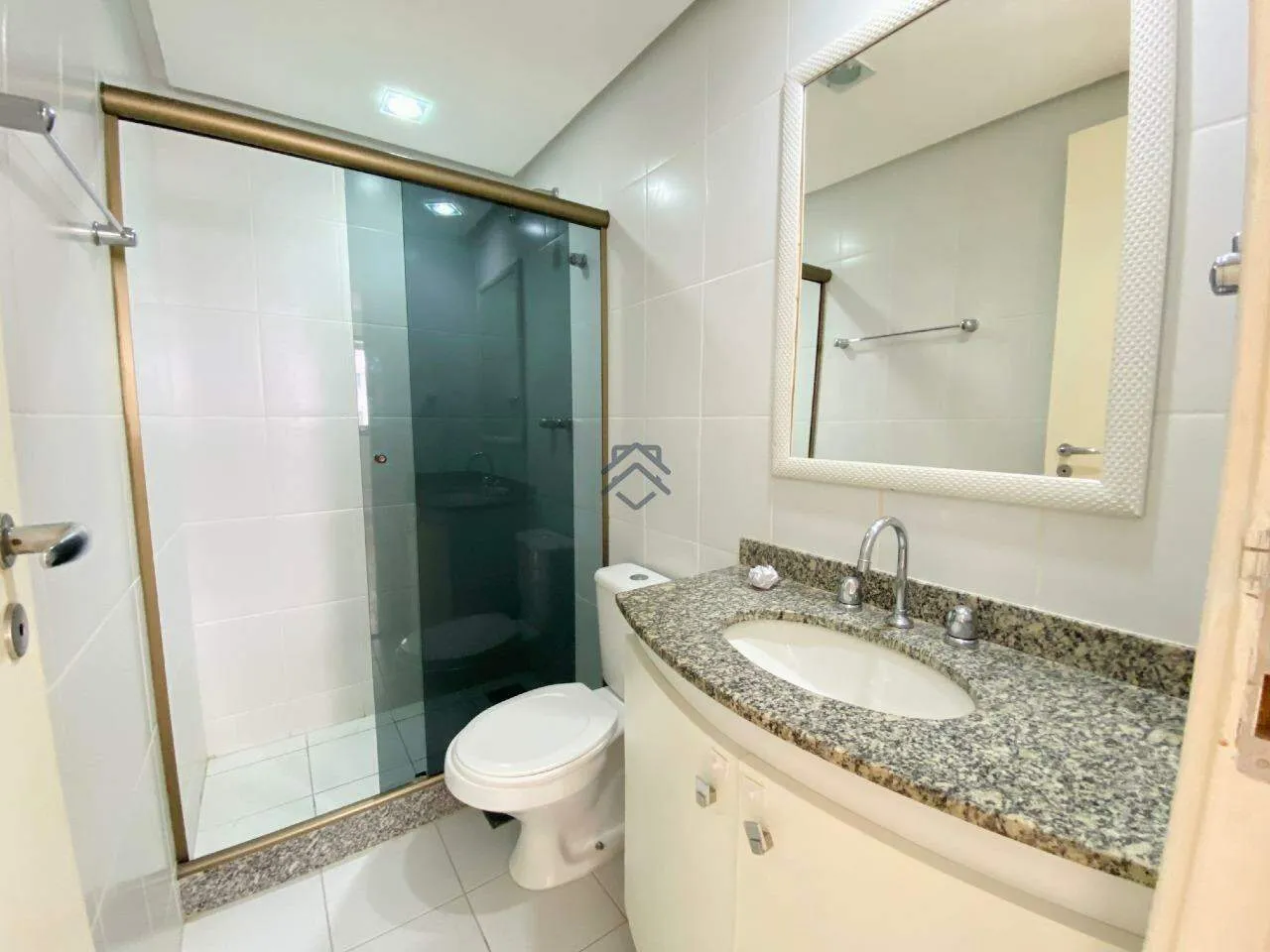 Unfurnished 2-bedroom apartment with 2 bathrooms — photo 6