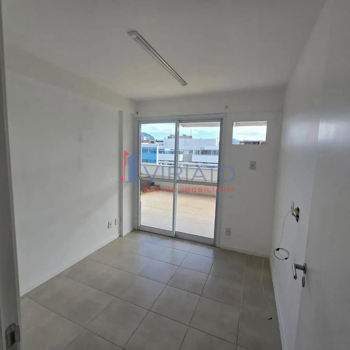 Apartment with 5 bedrooms and 2 bathrooms plus a balcony — photo 46