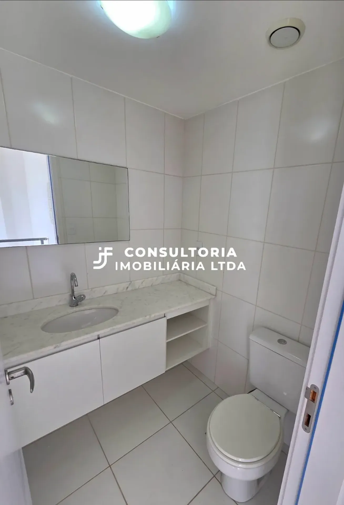Unfurnished apartment with air conditioning and 3 bedrooms — photo 28