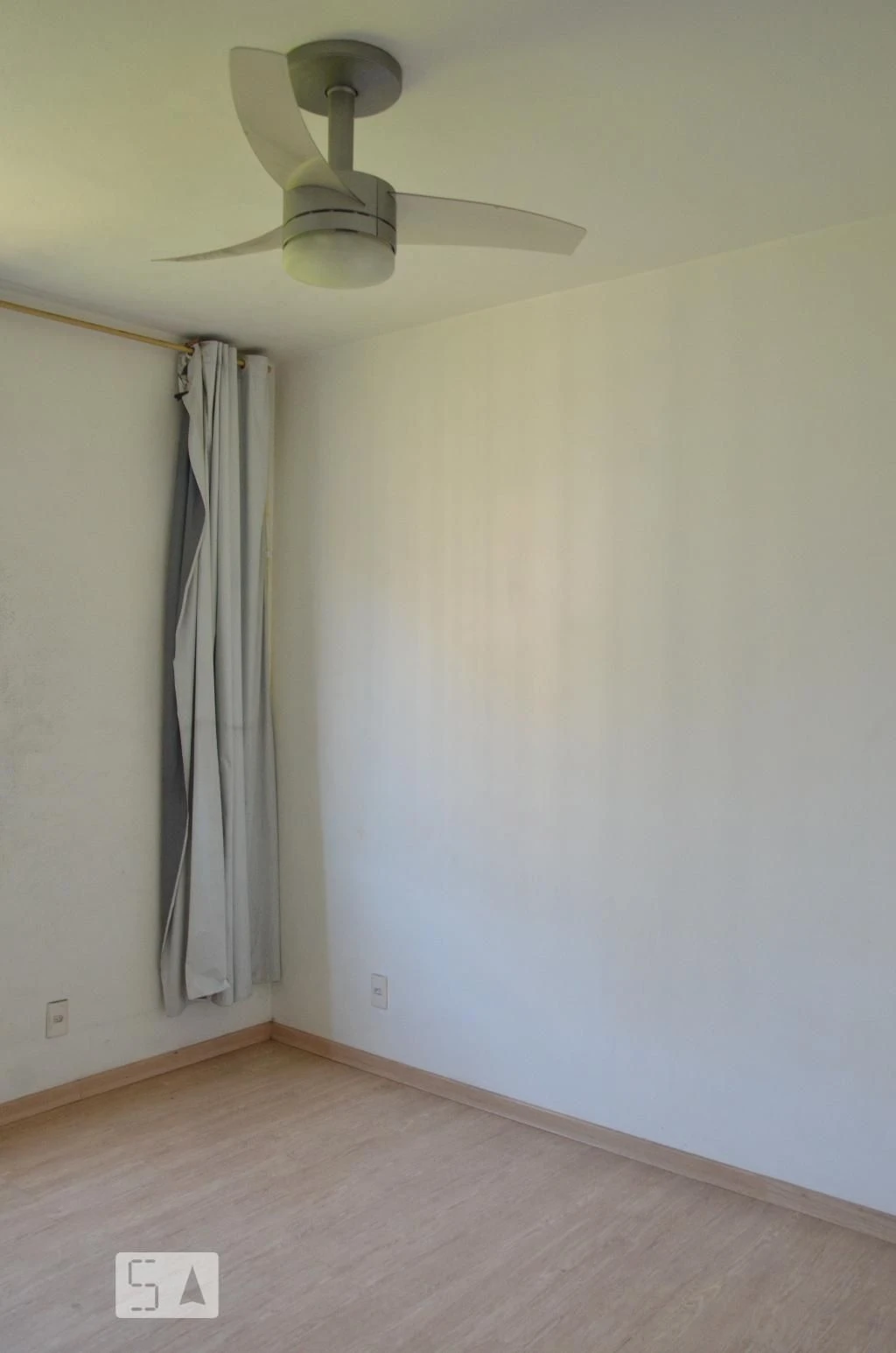 2-bedroom apartment in a building with a pool — photo 43