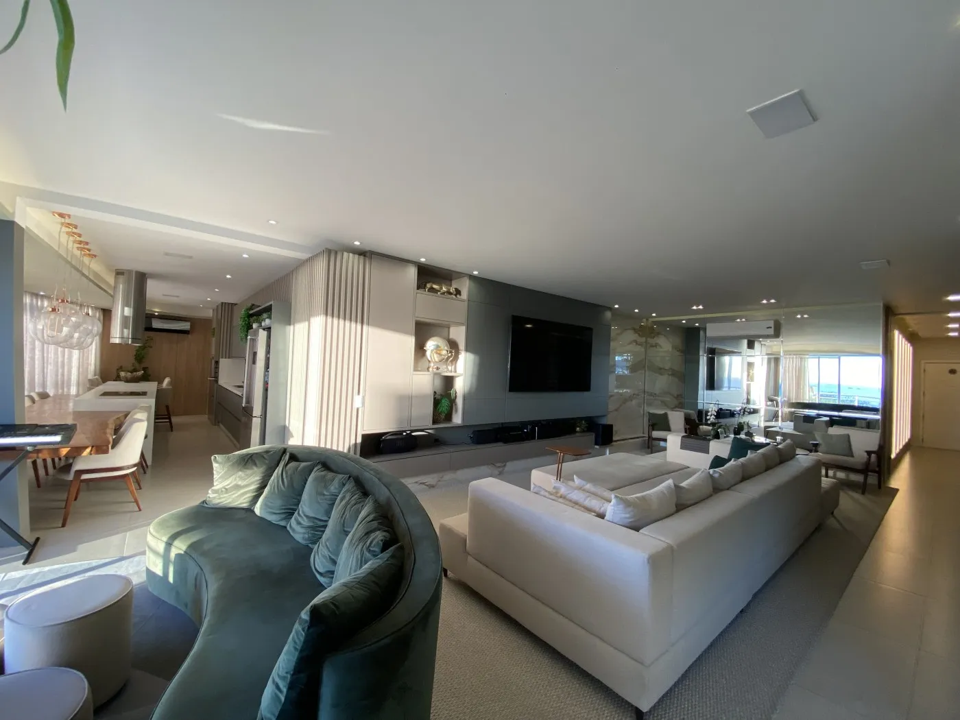 318 m² apartment with a bathtub and a water view — photo 49