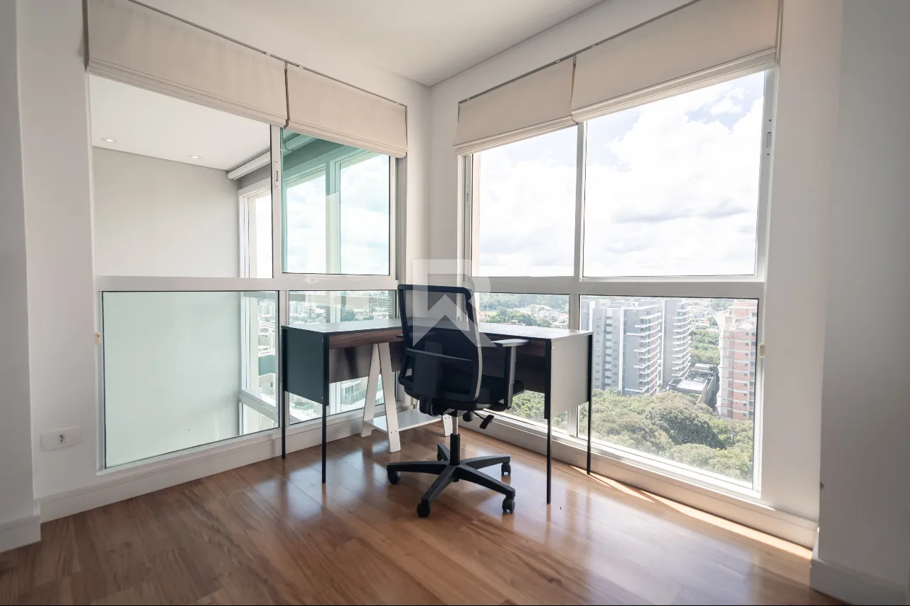 Apartamento de 231 m² com 4 quartos e 5 banheiros — photo 10