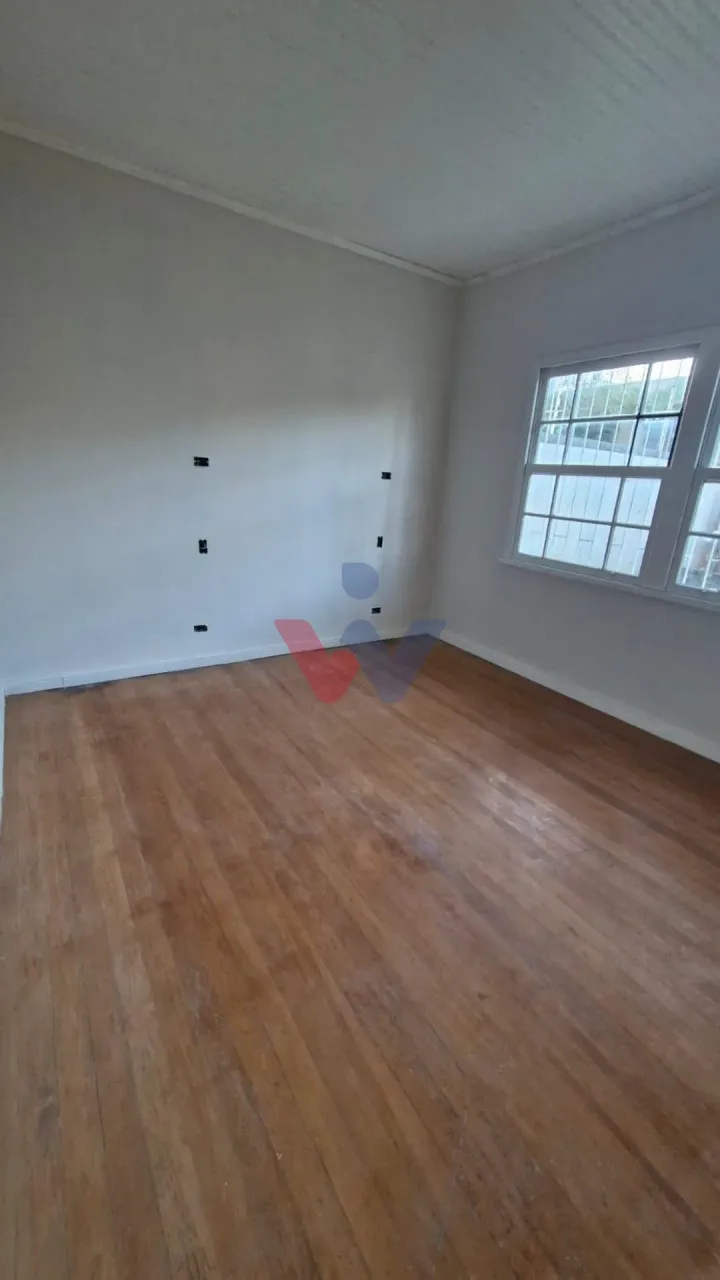 House with 2 bedrooms and 2 bathrooms plus 5 parking — photo 4