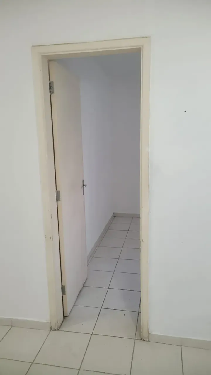 3-bedroom unfurnished apartment with closed kitchen — photo 8