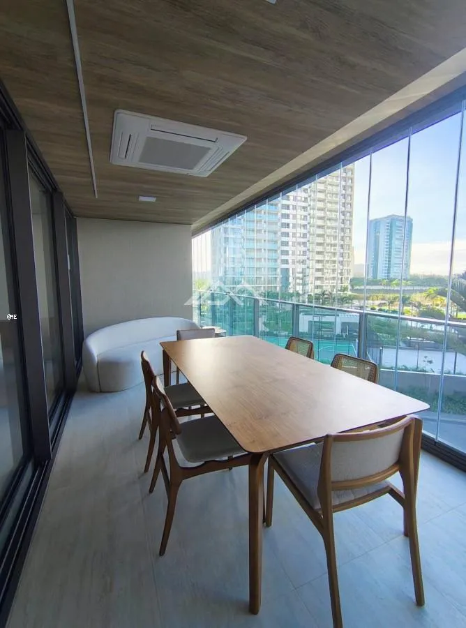 4-bedroom unfurnished apartment with glassed balcony — photo 8