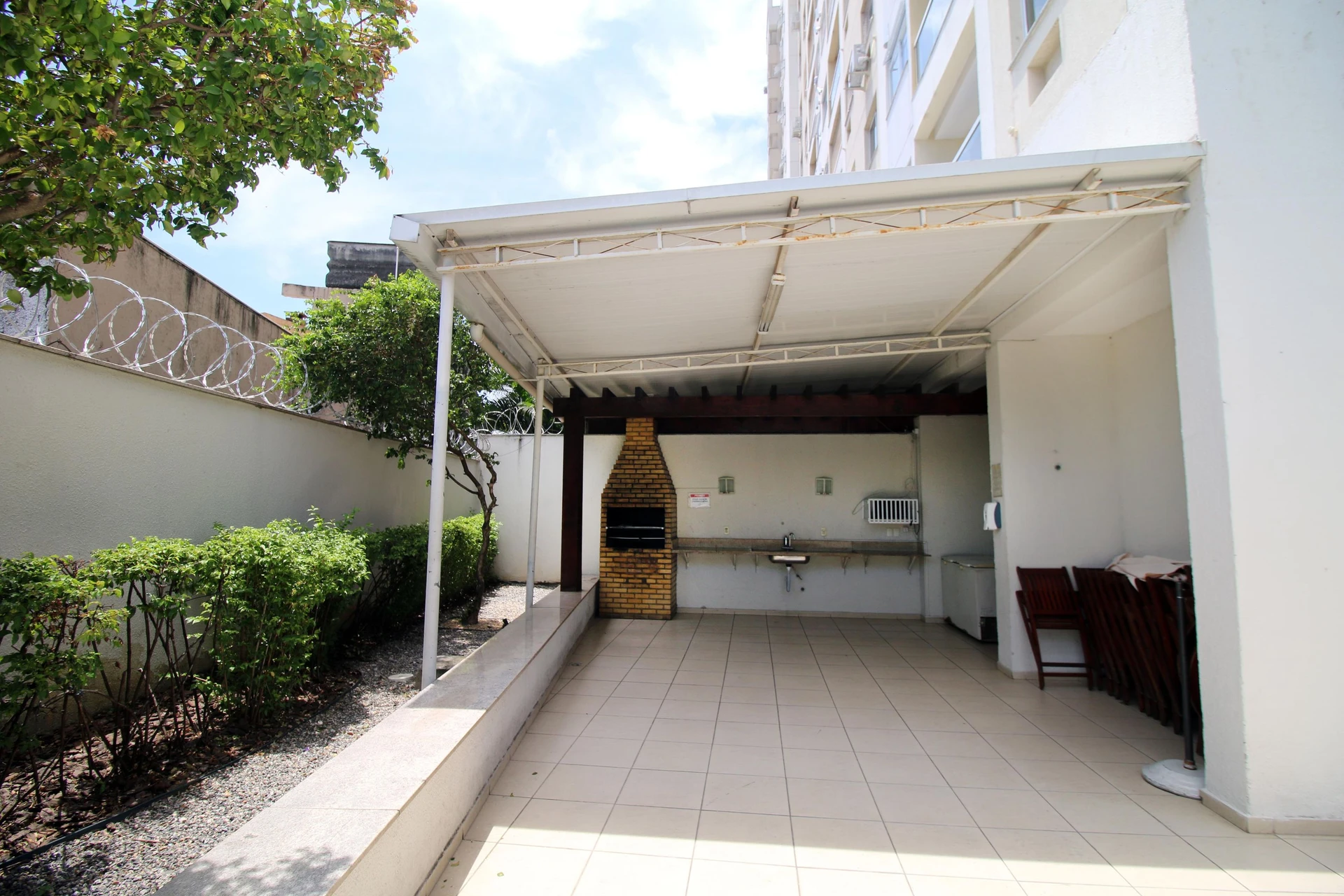 Rental apartment with 2 bedrooms and a balcony — photo 42