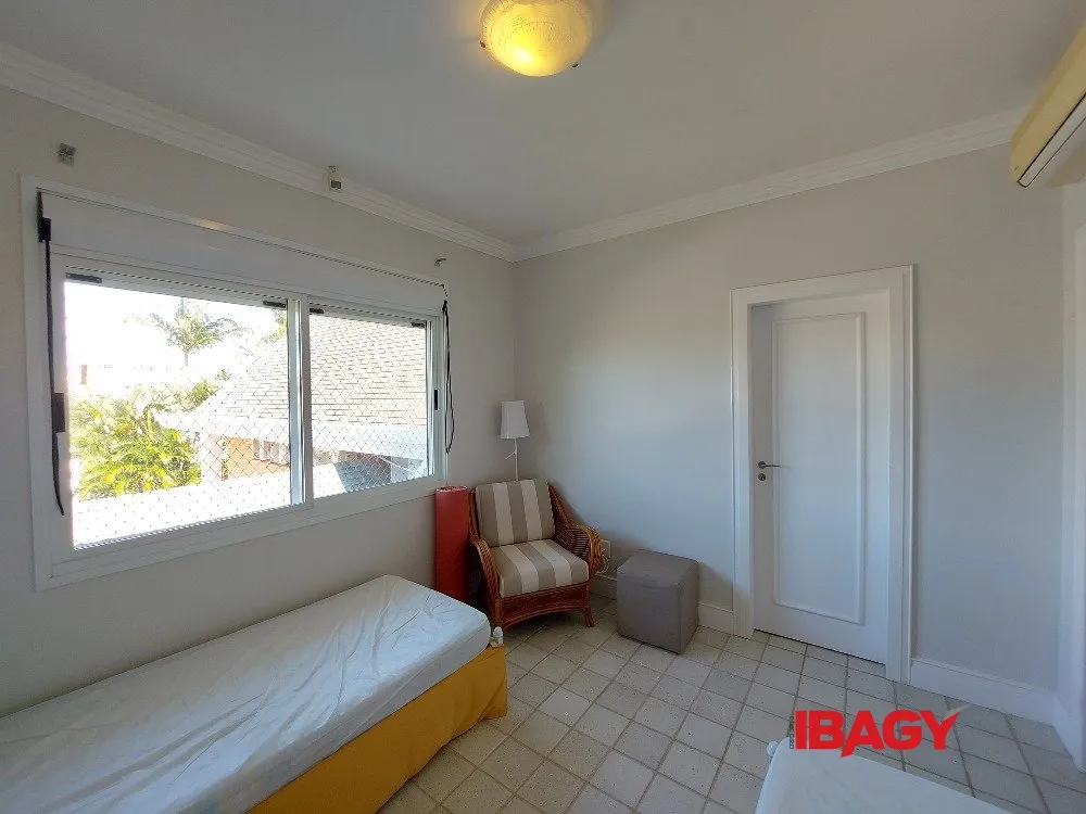 Меблированный дом 518 м² с 5 спальнями и 4 суитами — photo 18
