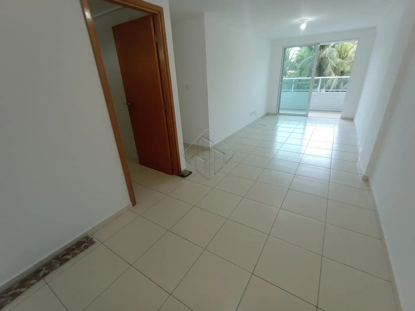 Balcony with a grill in a 2-bedroom apartment, 66 m² — photo 10