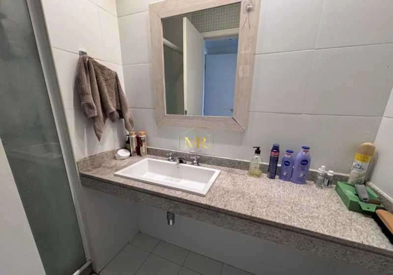 Furnished apartment with 4 en-suite bedrooms and 5 baths — photo 8