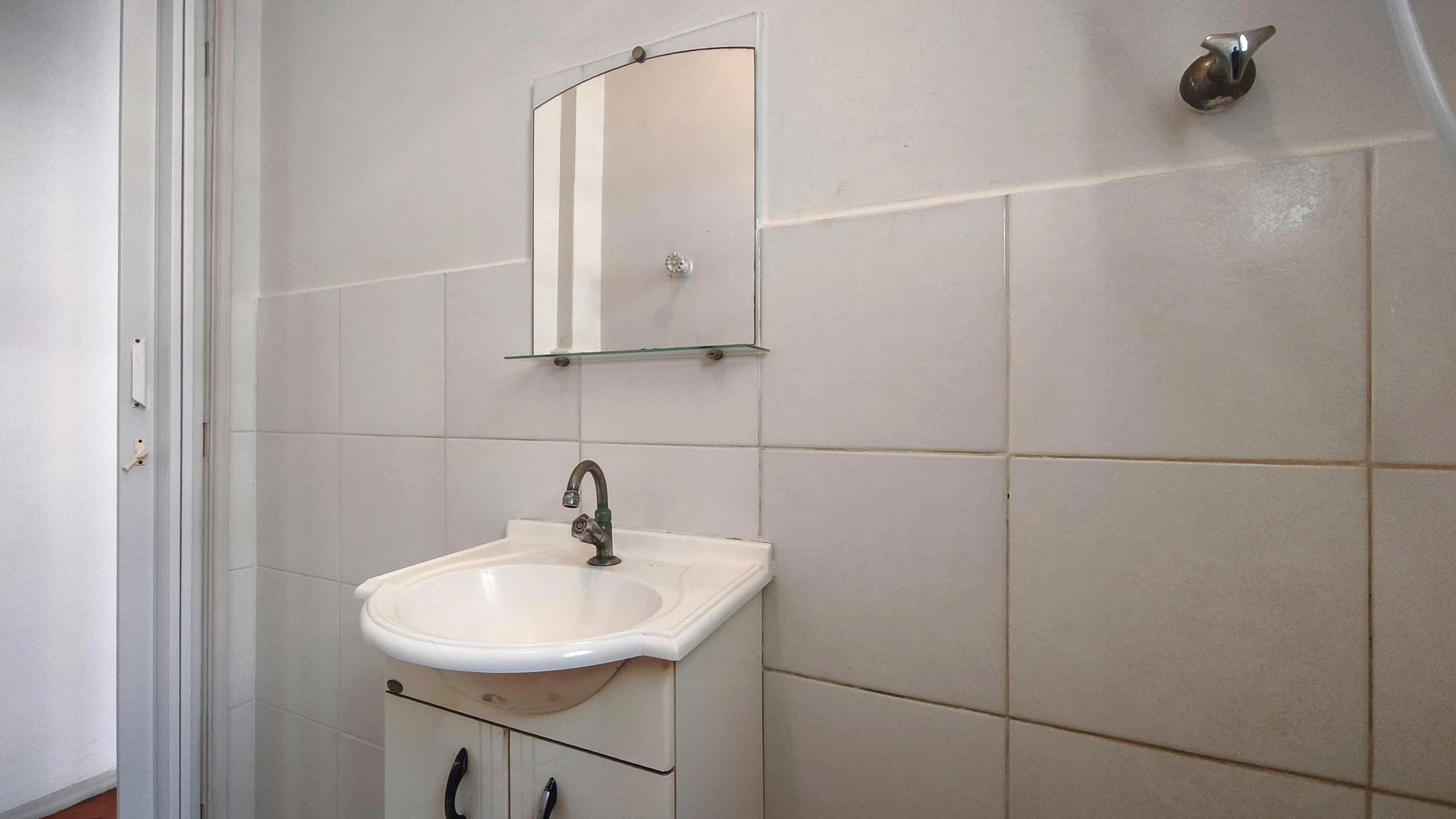 Деревянный пол или ламинат и 1 спальня: квартира 40 м² — photo 15