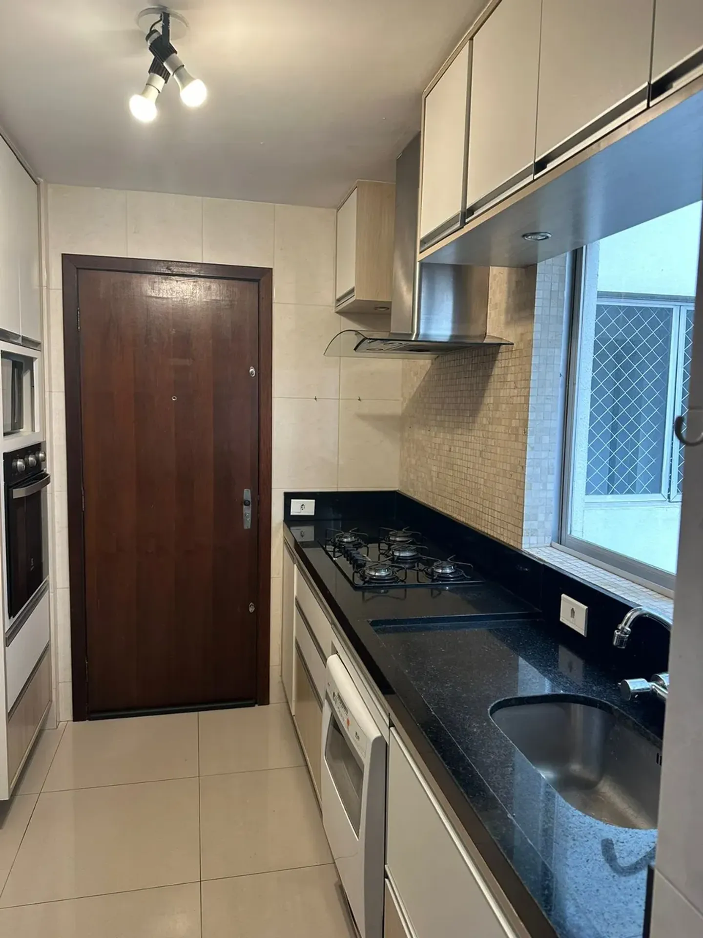 Apartamento com 3 quartos e jardim privativo