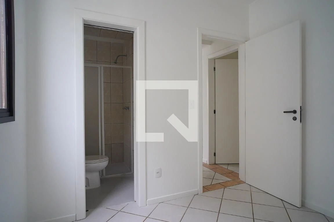 Вид на воду и 2 спальни: квартира 69 м² — photo 20
