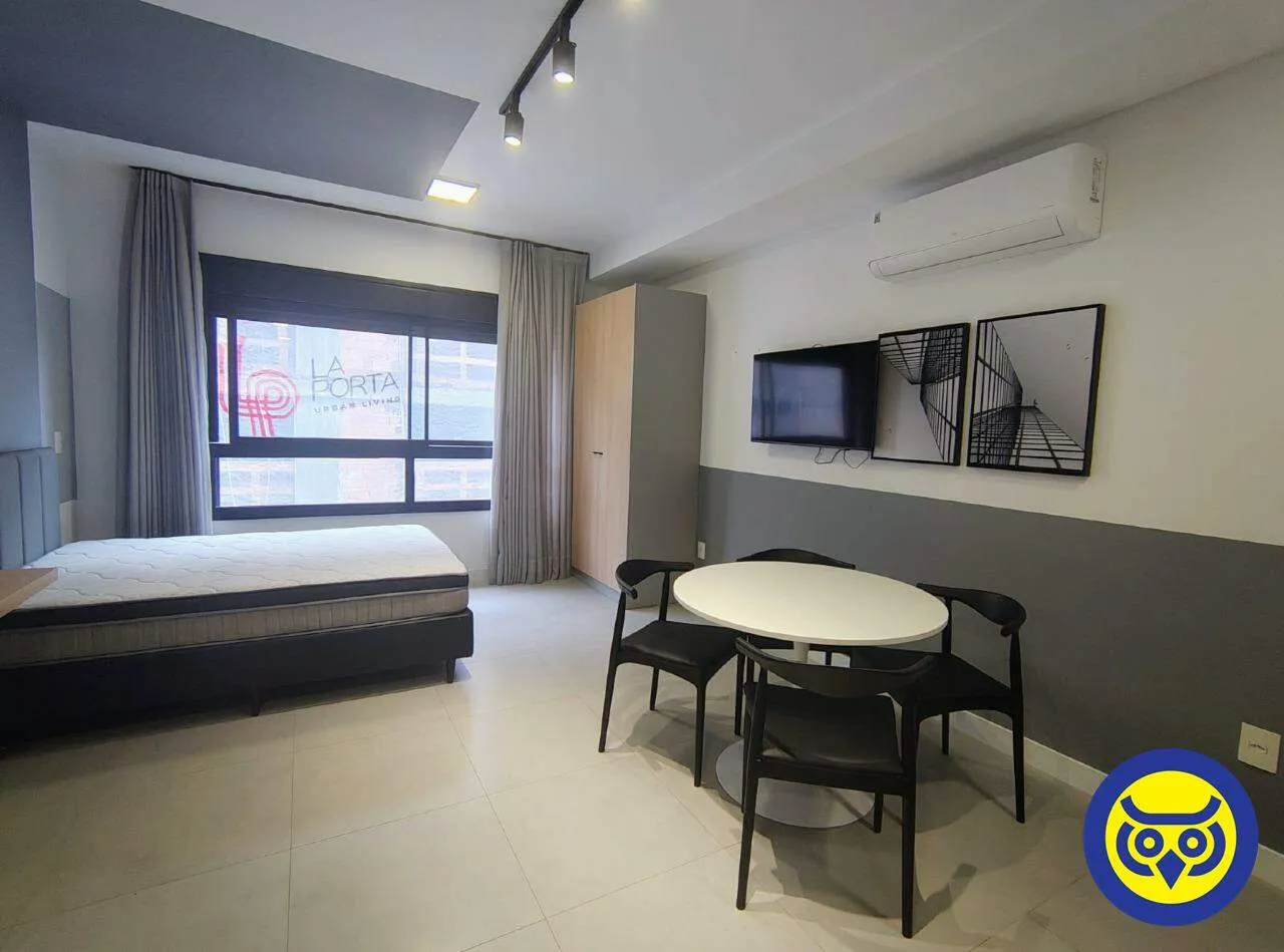 Furnished studio in a building with a gym