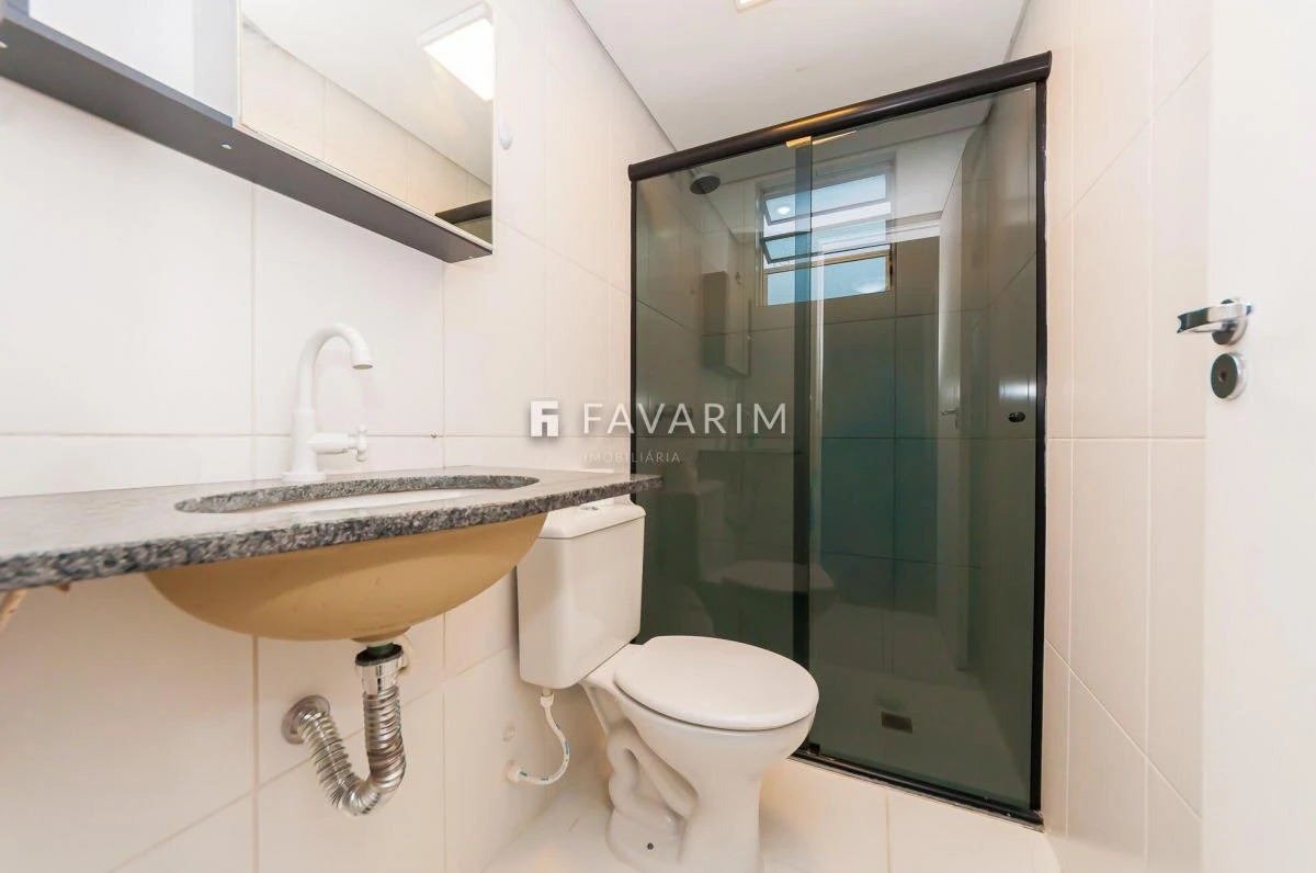 3-bedroom apartment in a building with a pool — photo 2