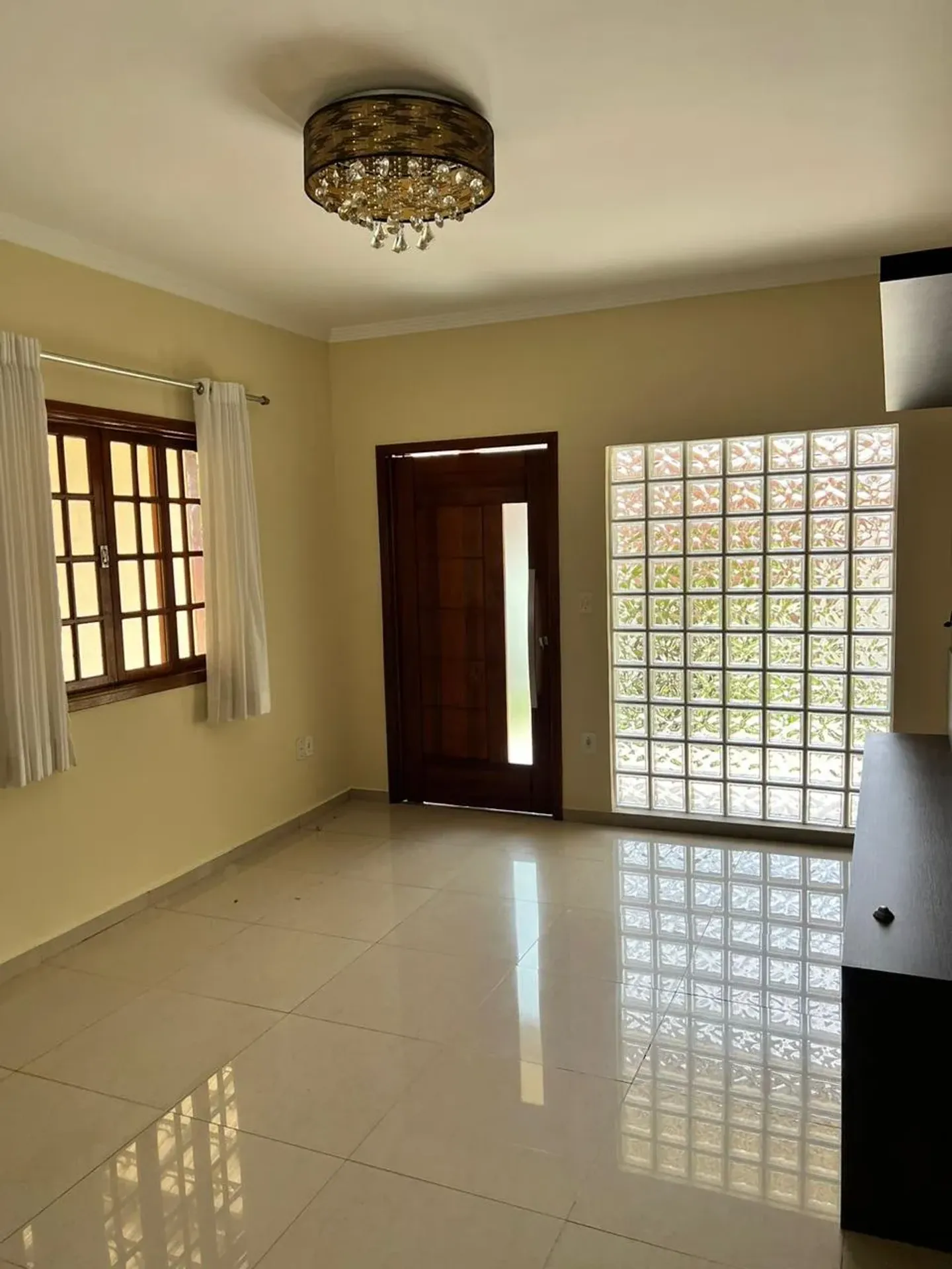100 m² house with a private pool and a grill on the balcony — photo 5