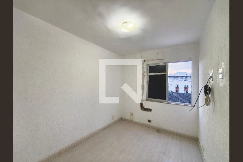 2-bedroom apartment in a building with a pool — photo 5