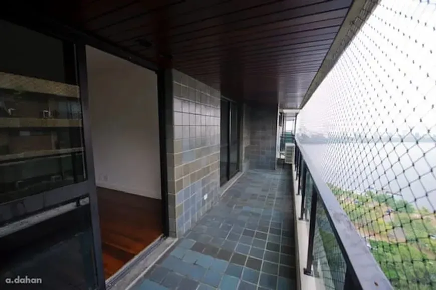 Apartment with 4 bedrooms, 5 bathrooms and 380 m² plus balcony — photo 14
