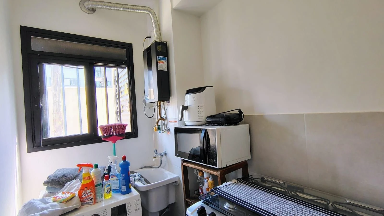 Furnished apartment, 50 m², with a grill on the balcony — photo 9