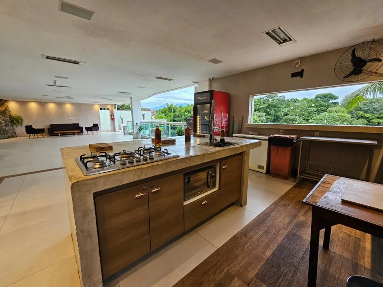 House with 5 bedrooms and open-plan kitchen — photo 4