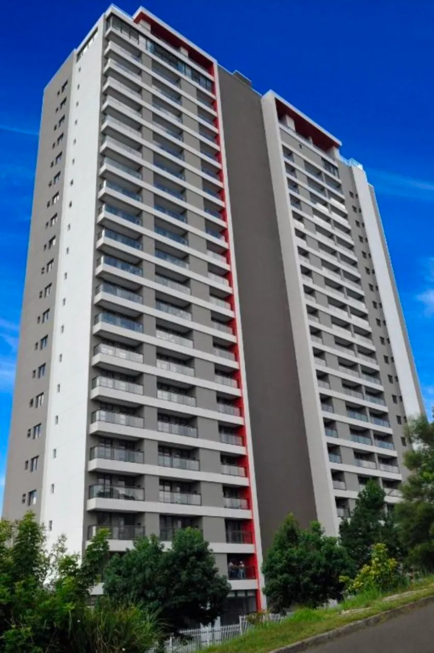 Glass-enclosed balcony in a one-bedroom apartment, 42 m² — photo 12