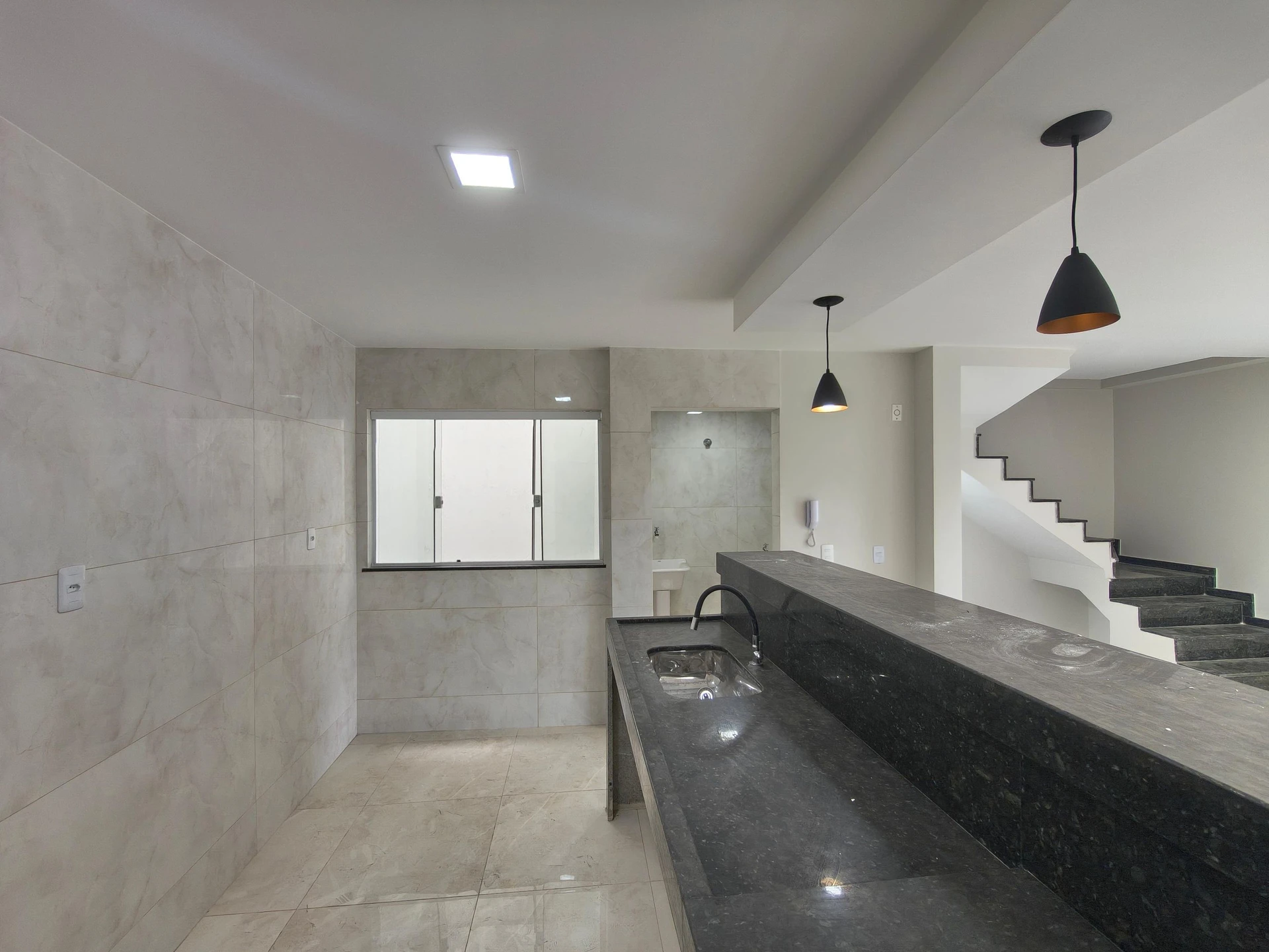 House, 110 m², with floor-to-ceiling windows — photo 5