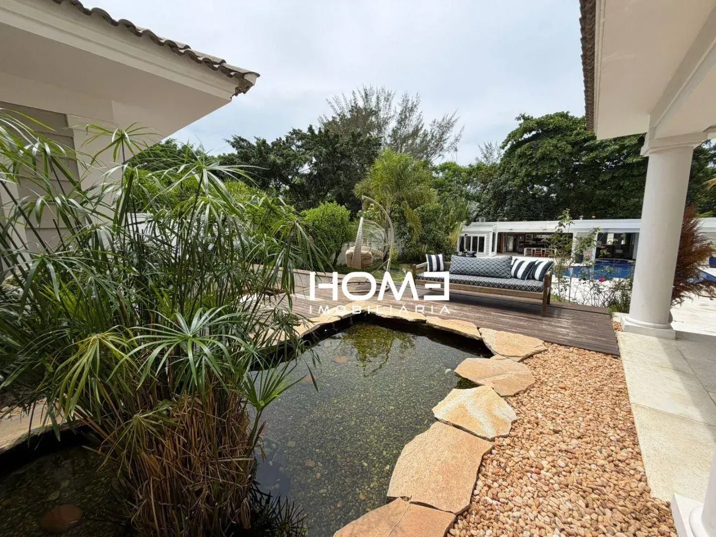 Furnished house with 6 en-suite bedrooms and barbecue — photo 20
