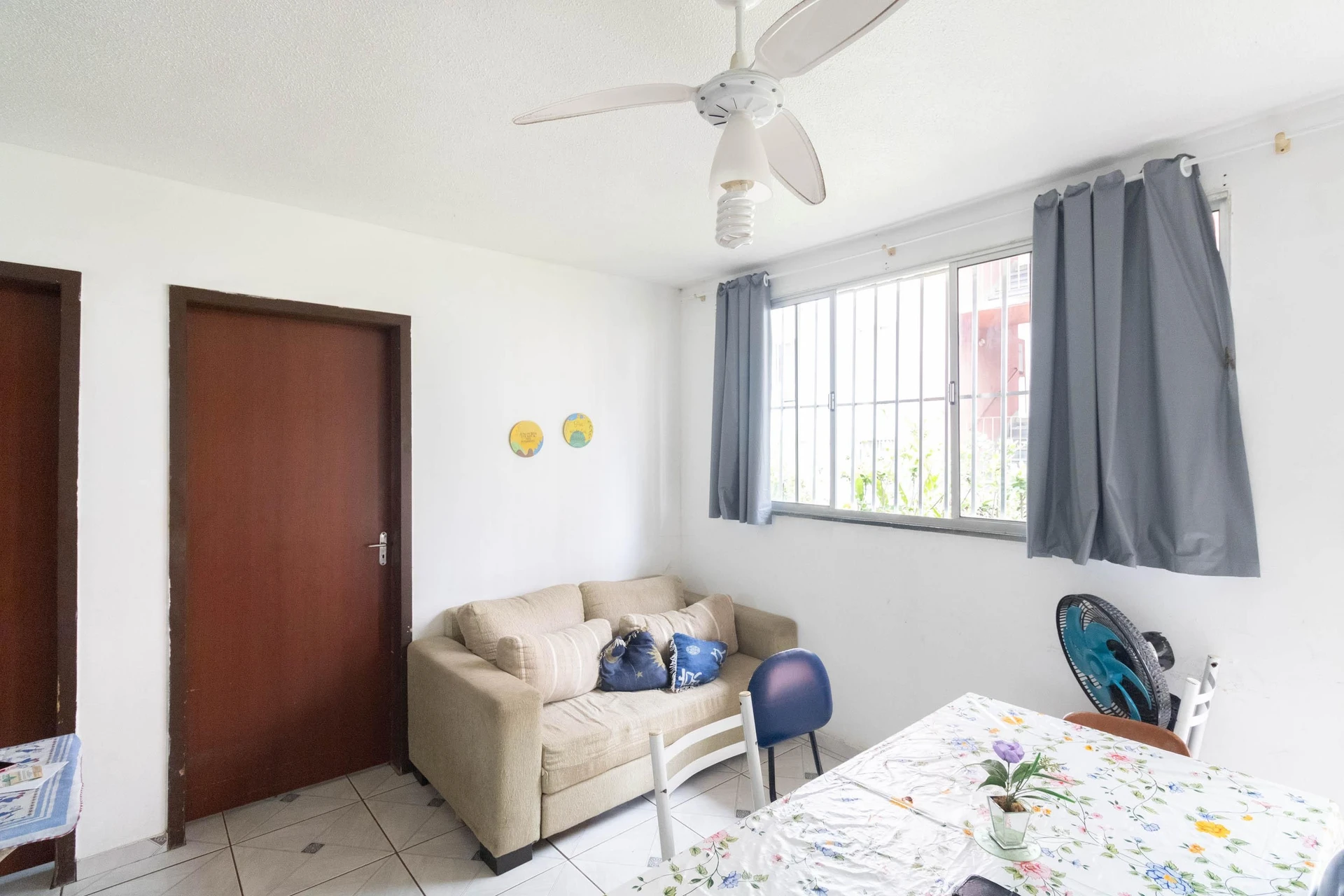Furnished 2-bedroom house with private garden and pets