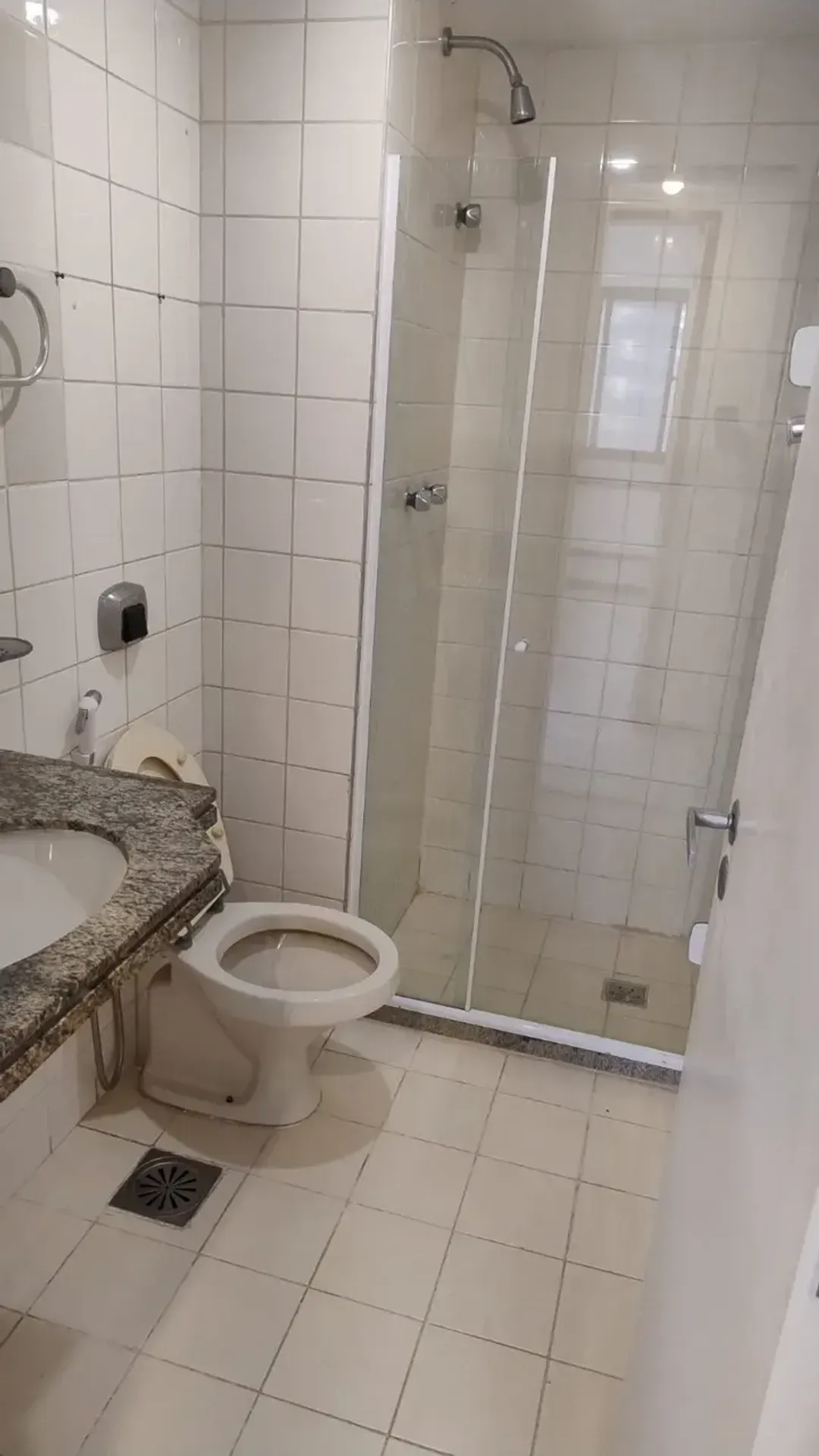 64 m² rental apartment with 2 bedrooms and balcony — photo 24